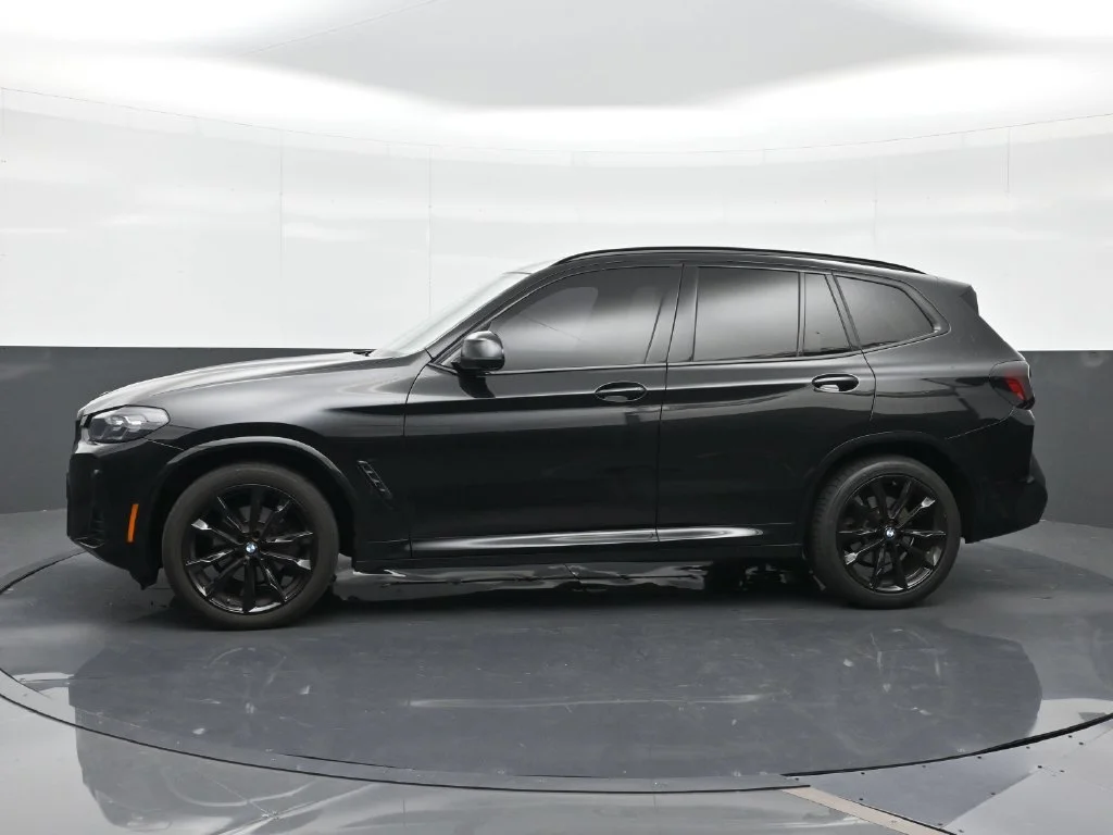 Used 2023 Black BMW sDrive30i image 3