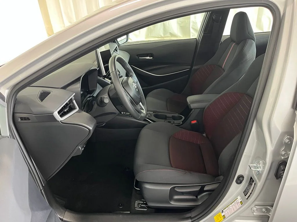 Used 2025 Silver Toyota SE image 4