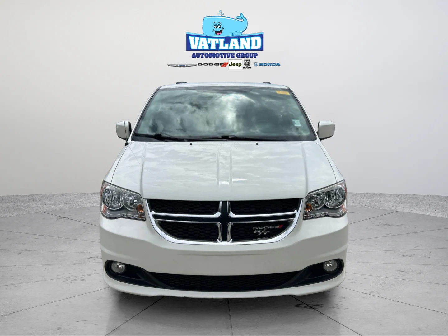 Used 2013 Stone White Dodge SXT image 21