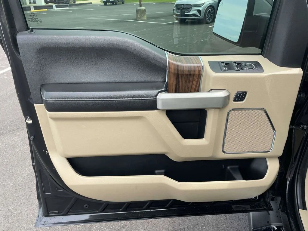 Used 2015 Black Ford Lariat image 15