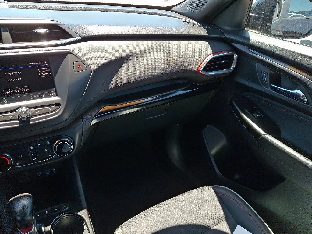 Used 2022 Mosaic Black Metallic Chevrolet RS image 17