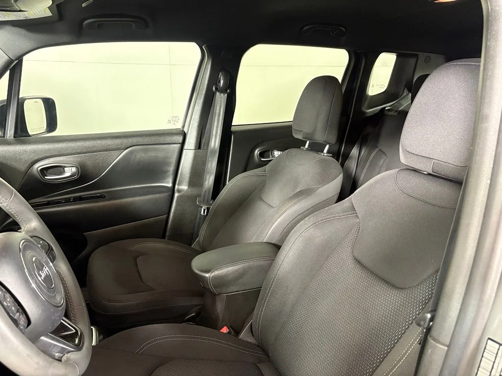 Used 2022 Gray Jeep Altitude image 18