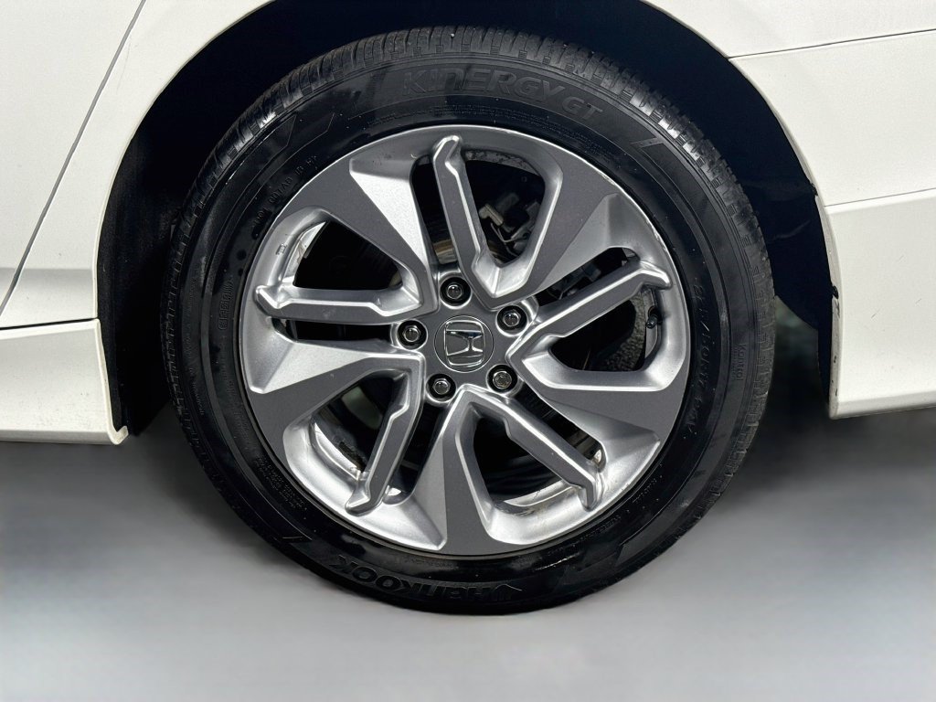 Used 2020 Platinum White Pearl Honda LX image 33