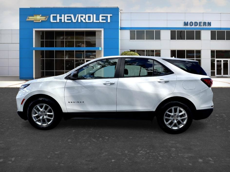 Used 2024 Summit White Chevrolet LS image 2