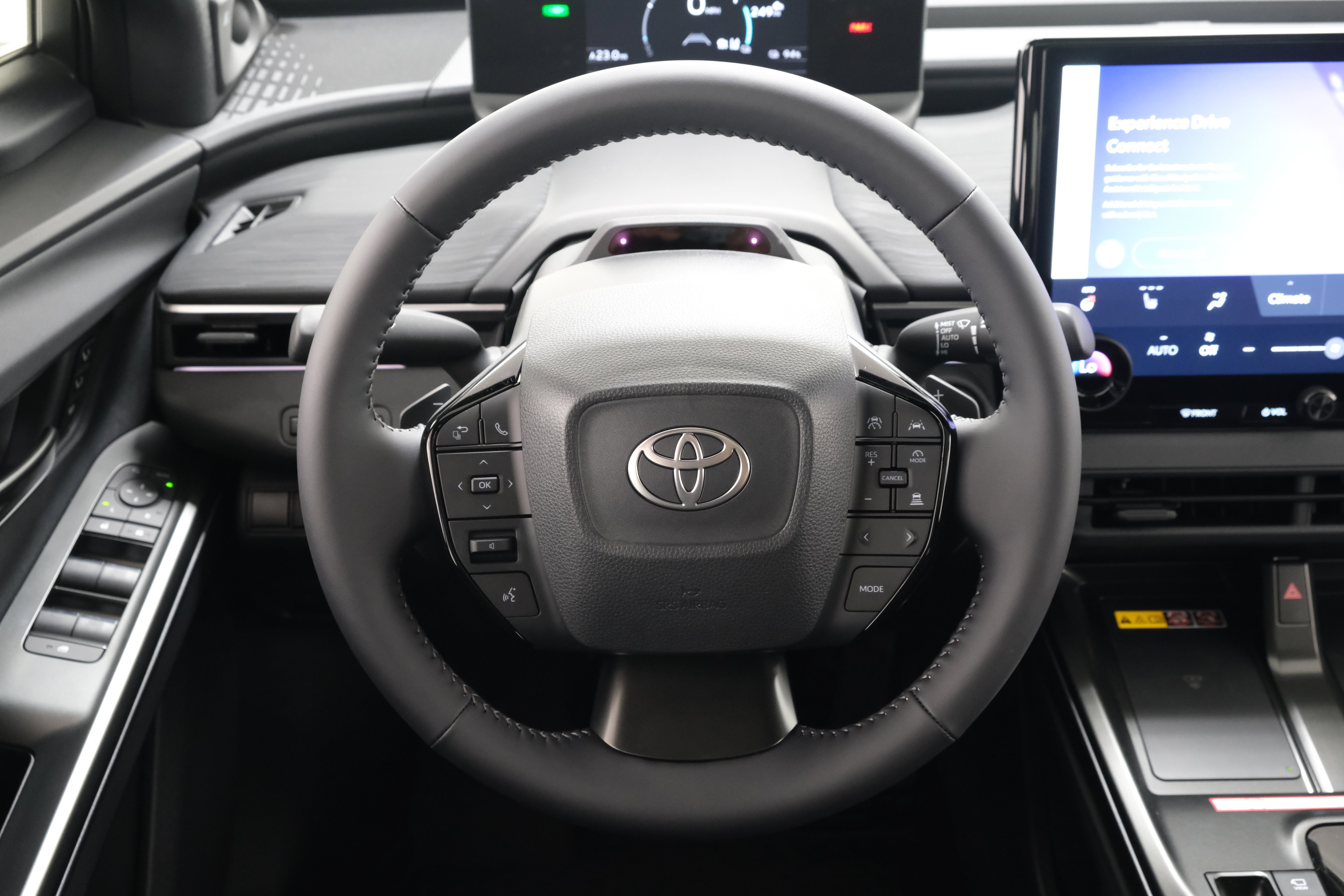 2026 Toyota C-HR XSE - Photo 13