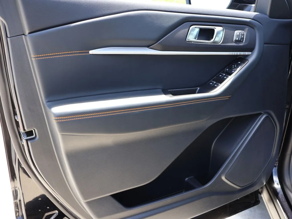 New 2026 Agate Black Metallic Ford Tremor® image 23