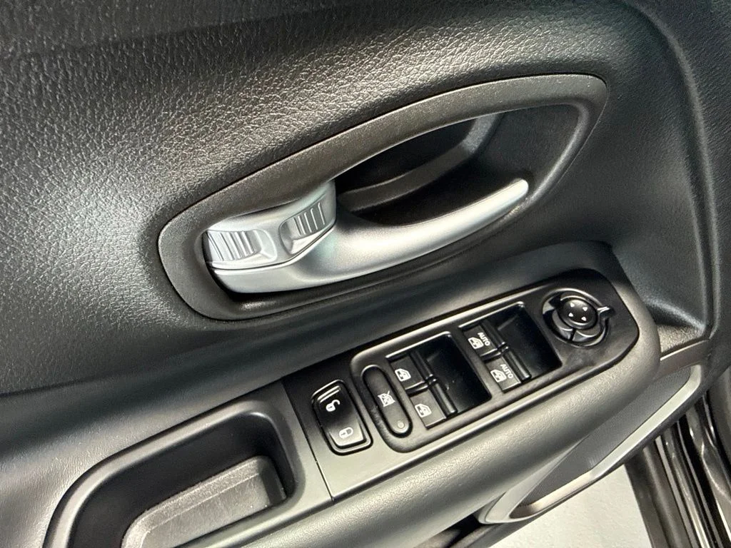 Used 2022 Black Jeep Limited image 18