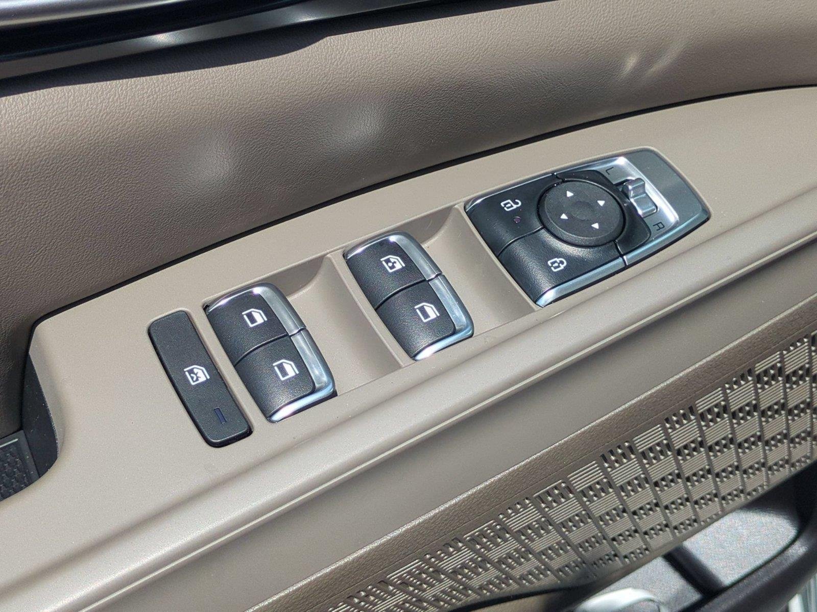 New 2026 Snow White Pearl Kia LXS image 16
