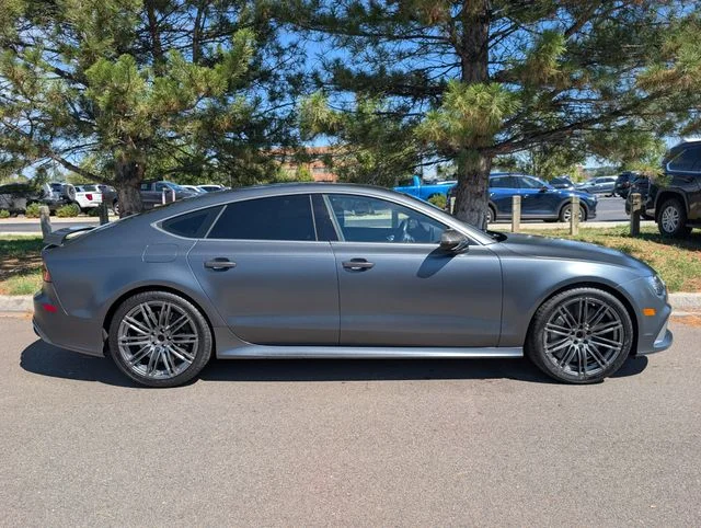 Used 2017  Audi 4.0T Prestige image 2