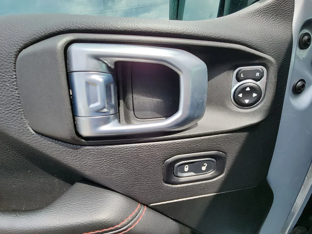 2022 Jeep Wrangler Unlimited Rubicon - Photo 11