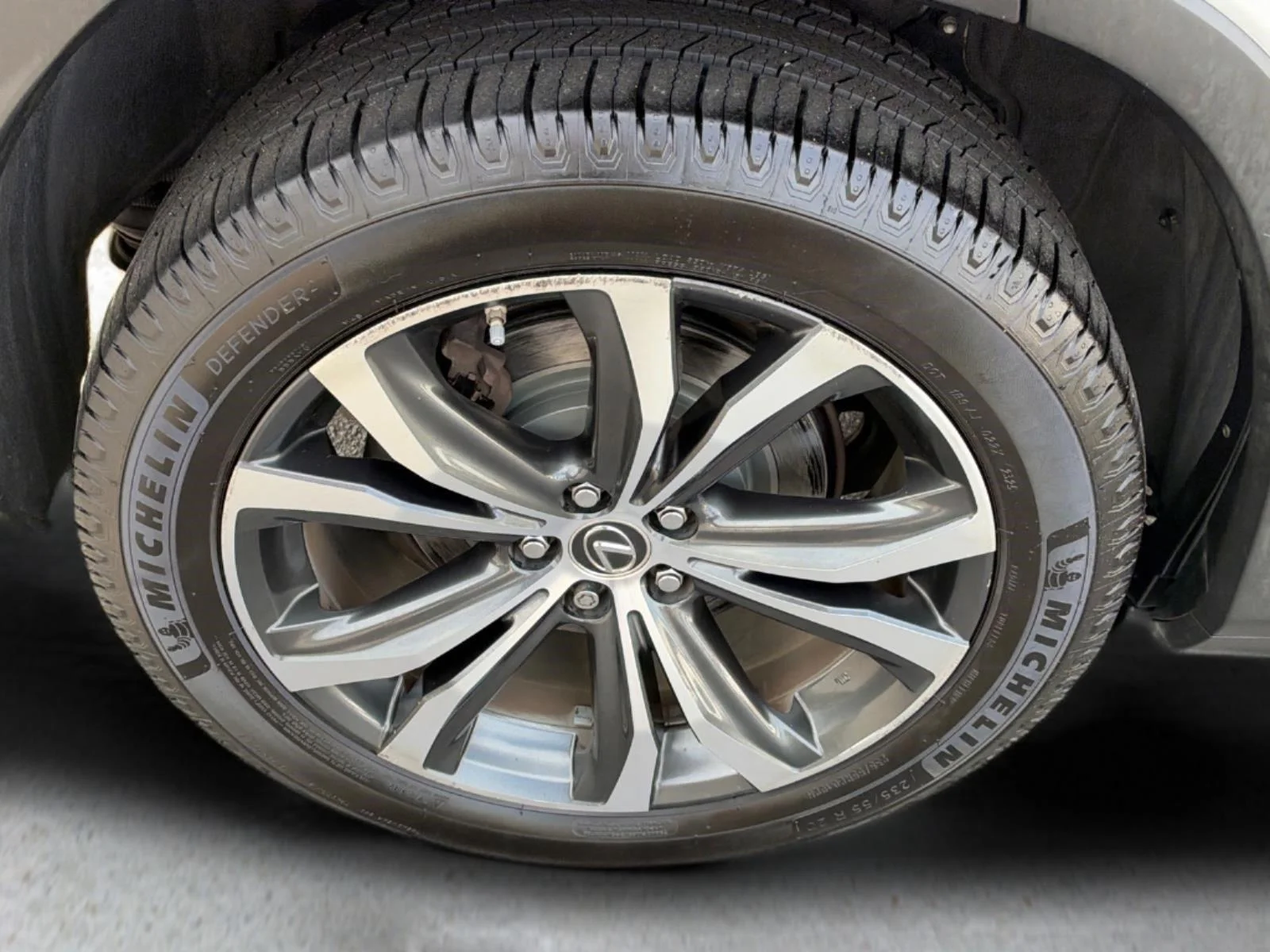 Used 2019 Silver Lining Metallic Lexus RX 350L Premium image 12