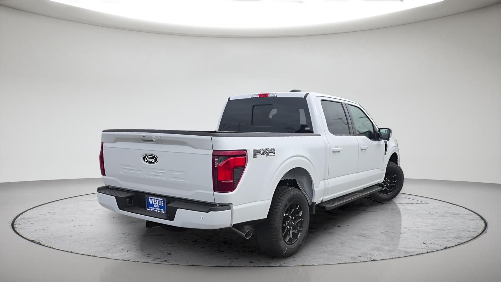 New 2026 Oxford White Ford XLT image 7