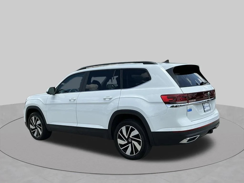 Used 2024  Volkswagen 2.0T SE w/Technology image 4