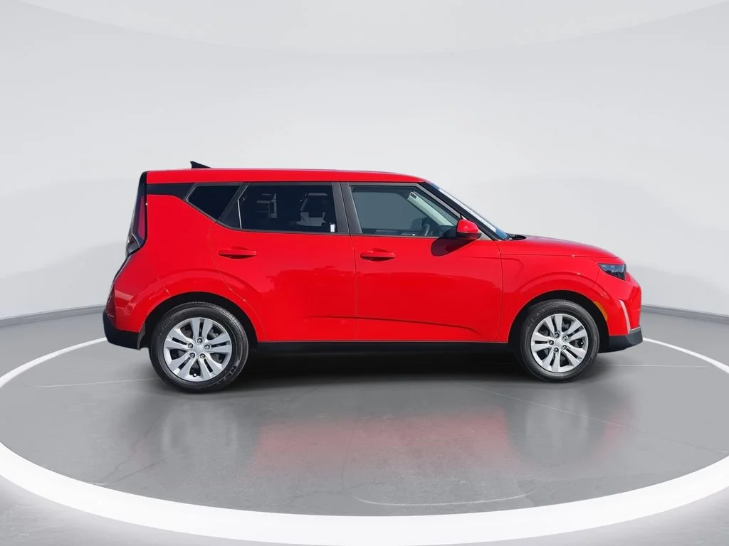 Used 2025 Red Kia LX image 9