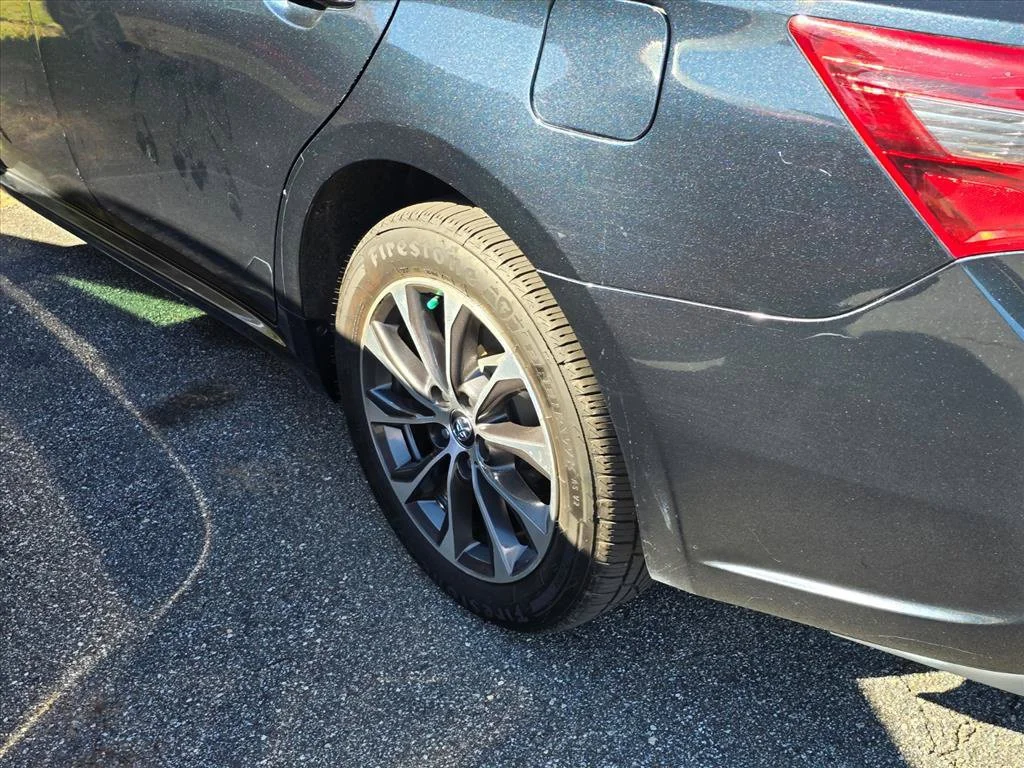 Used 2018 Gray Toyota XLE image 17
