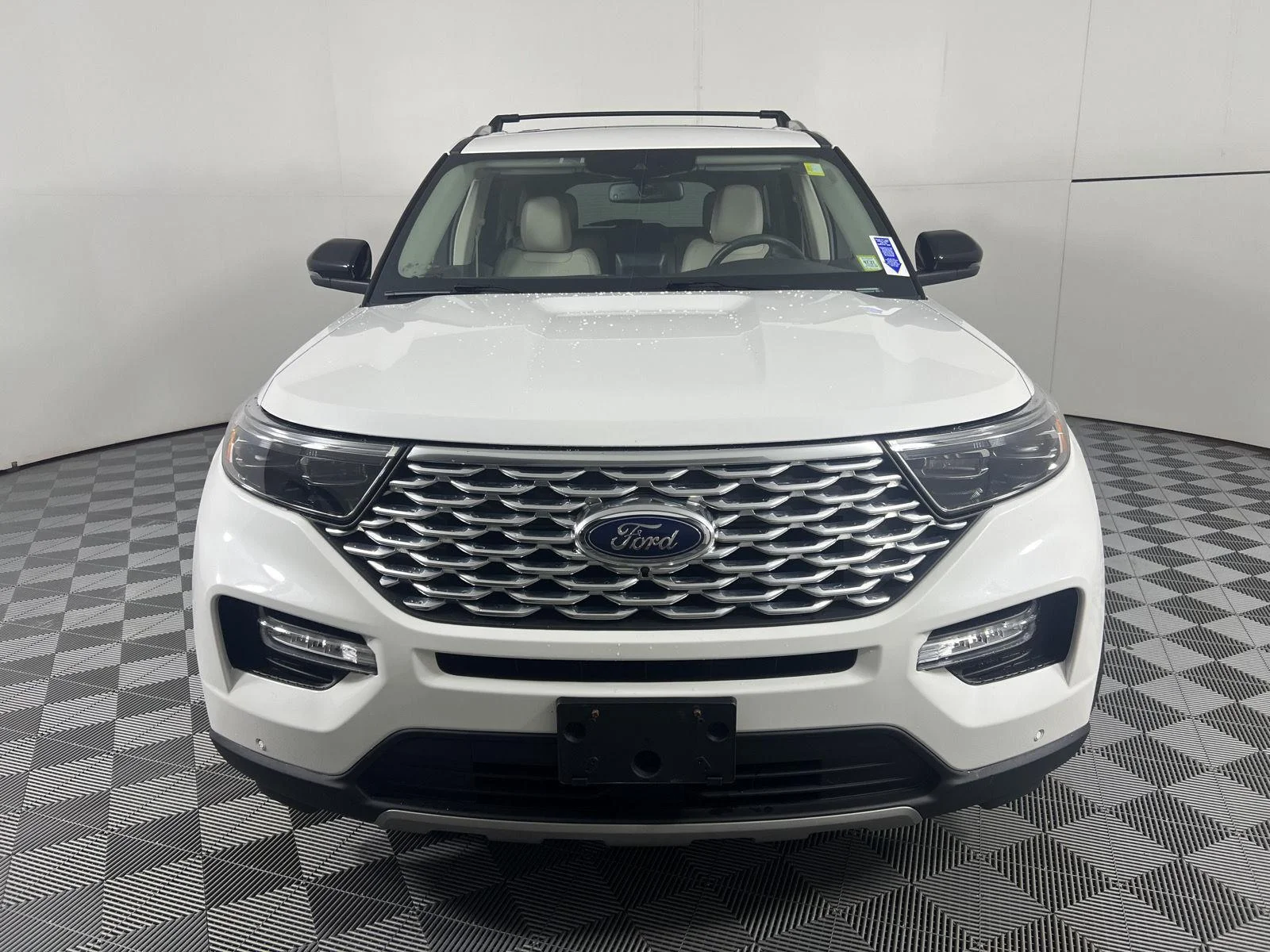 Used 2022 Star White Metallic Tri-Coat Ford Platinum image 8