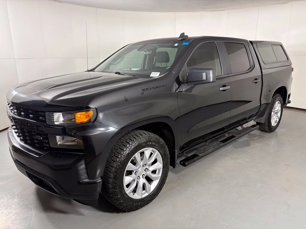 Used 2020 Black Chevrolet Custom image 5