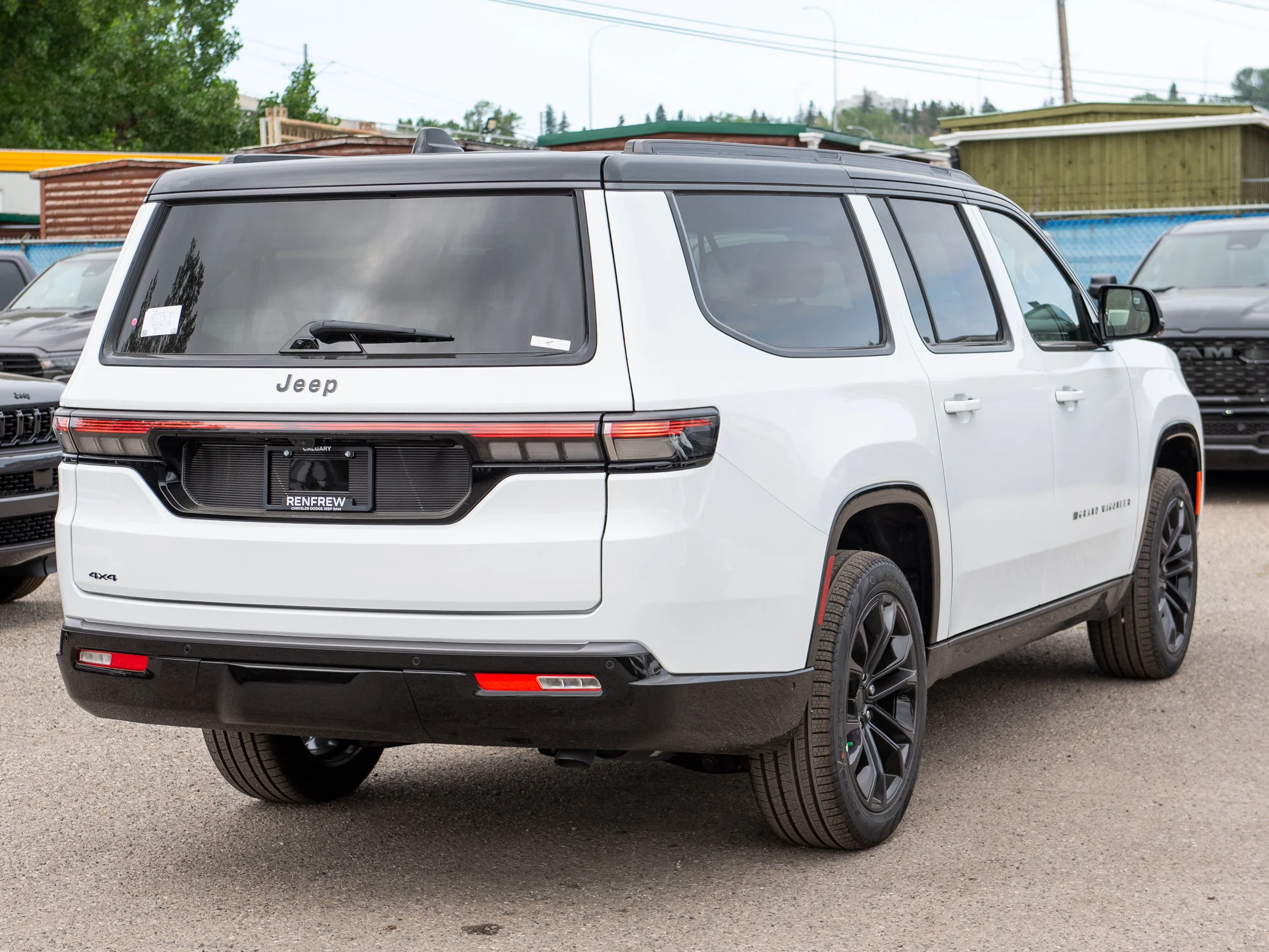 New 2026 White Jeep Summit Reserve* image 6