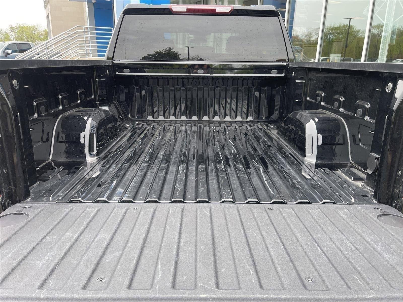 2025 Chevrolet Silverado 1500 LT - Photo 39