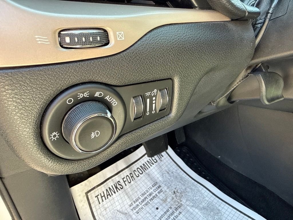 Used 2016 White Jeep Limited image 22