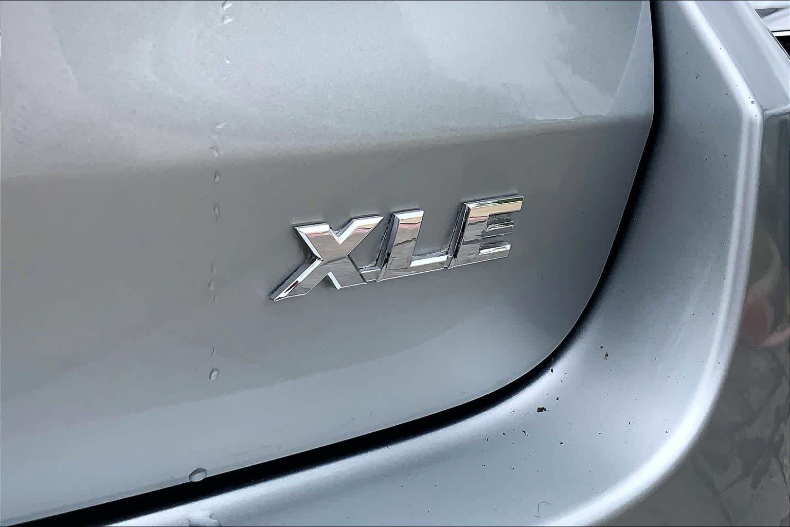 Used 2019 Celestial Silver Metallic Toyota XLE image 10