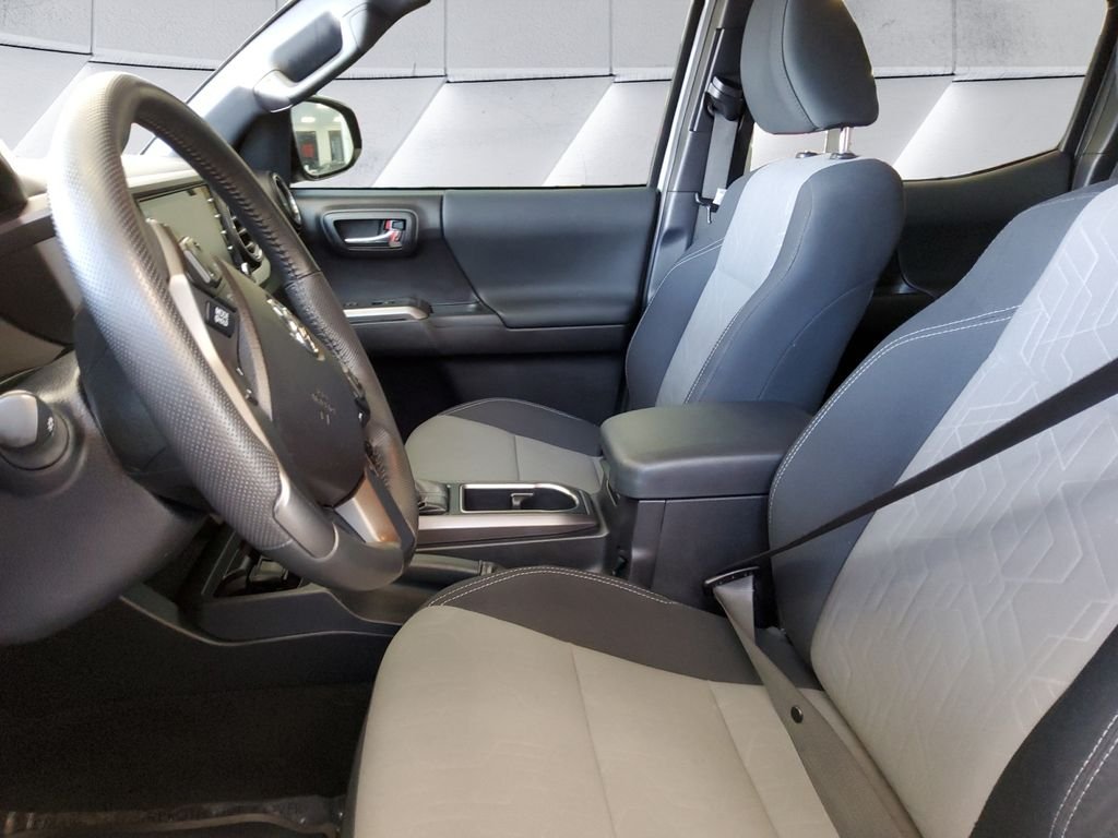 Used 2021  Toyota TRD Off-Road image 7