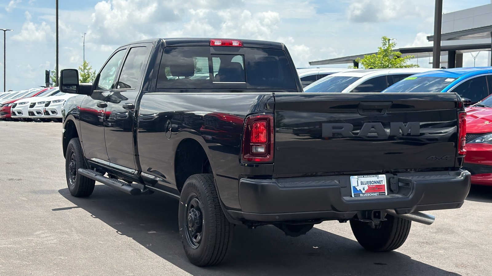 New 2026 Diamond Black Crystal Pearl-Coat Exterior Paint RAM Tradesman image 7