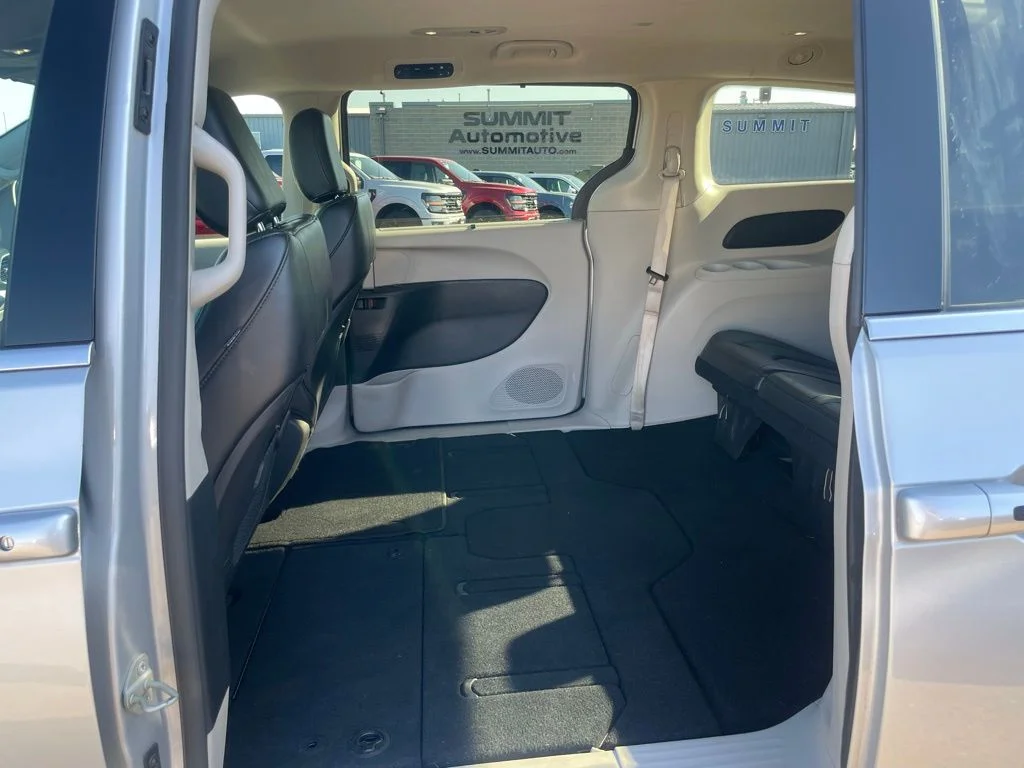 2024 Chrysler Pacifica Touring L - Photo 54