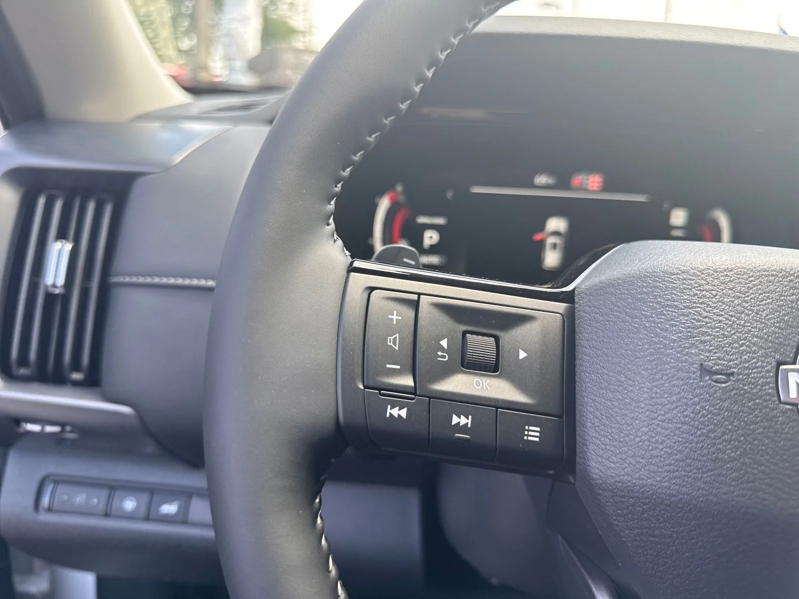 New 2026 Nissan Pathfinder SL 4D Sport Utility