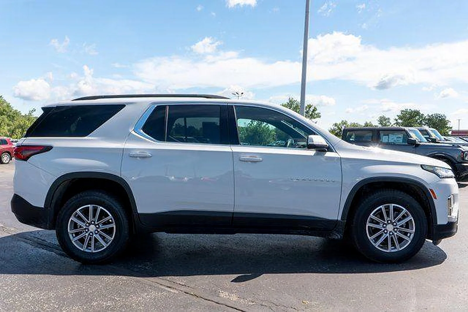 Used 2023 Summit White Chevrolet AWD LT Cloth image 5