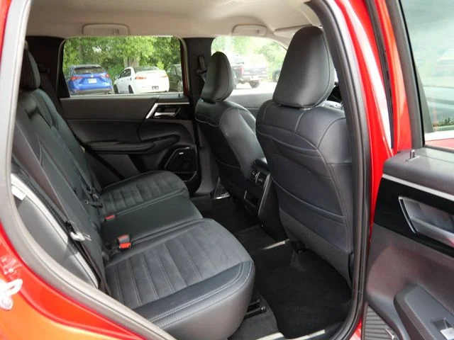Certified Used 2025 Red Diamond Mitsubishi SE image 9