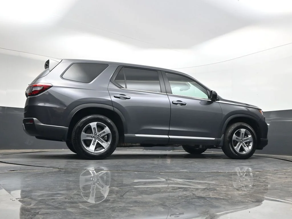 Certified Used 2025 Modern Steel Metallic Honda EX-L image 48