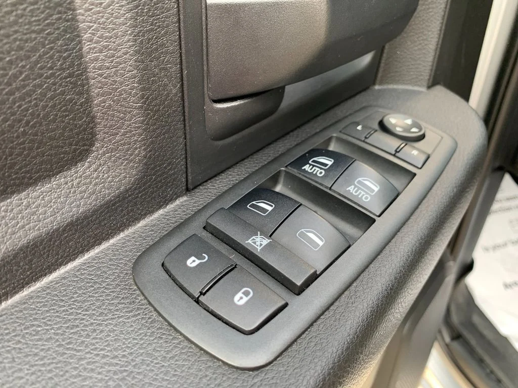 Used 2018 Silver Ram Tradesman image 13