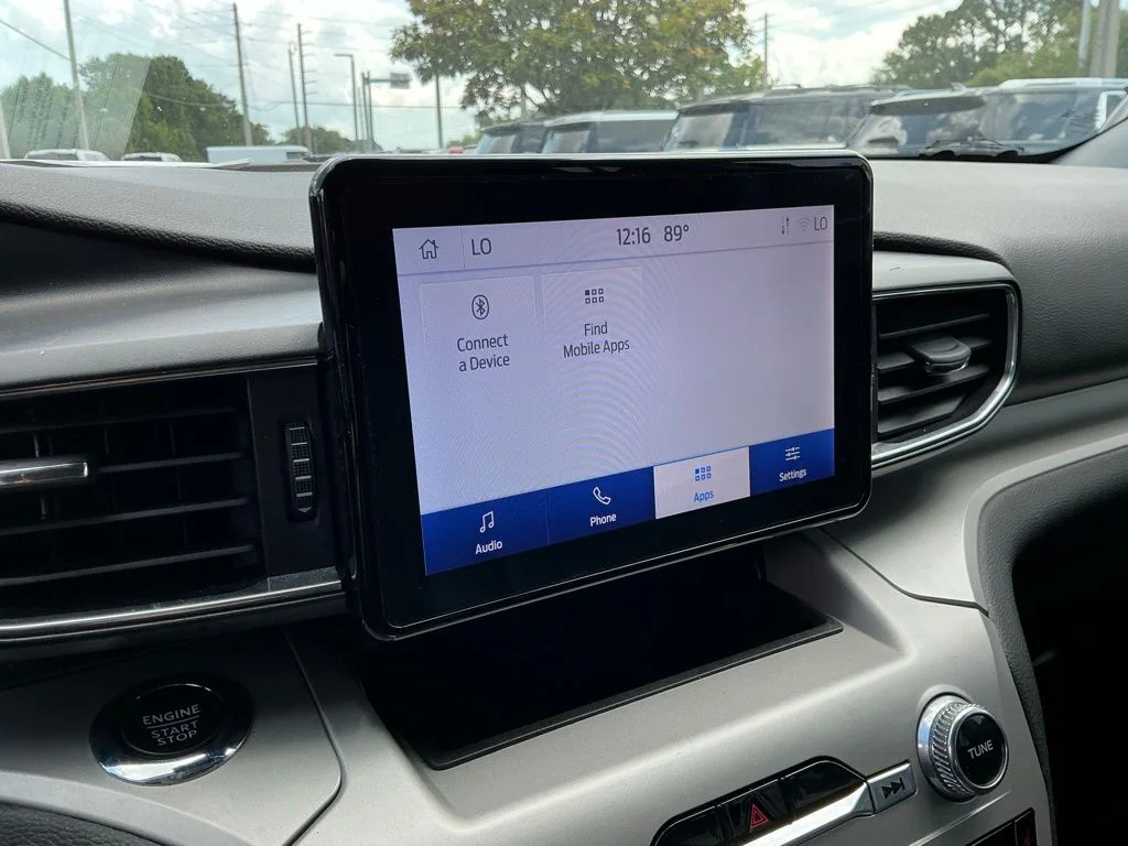 Used 2023 White Ford XLT image 36