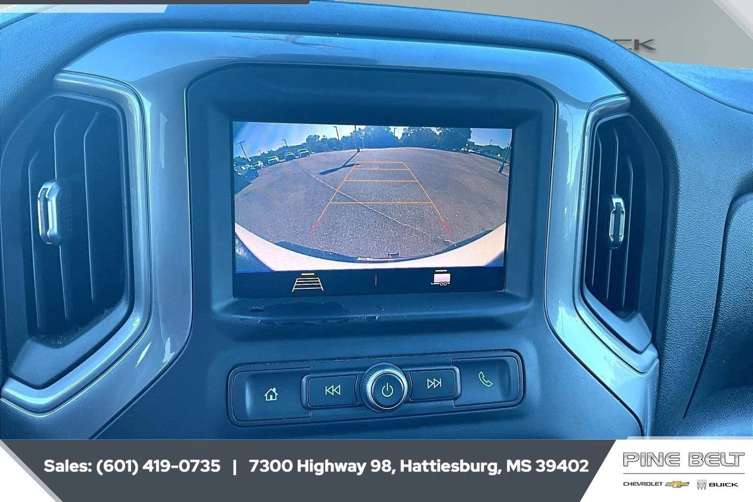 Used 2021 Summit White Chevrolet Custom image 16