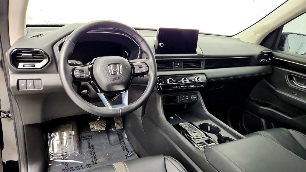 Used 2023 Crystal Black Pearl Honda EX-L 8 Seater 2WD image 12