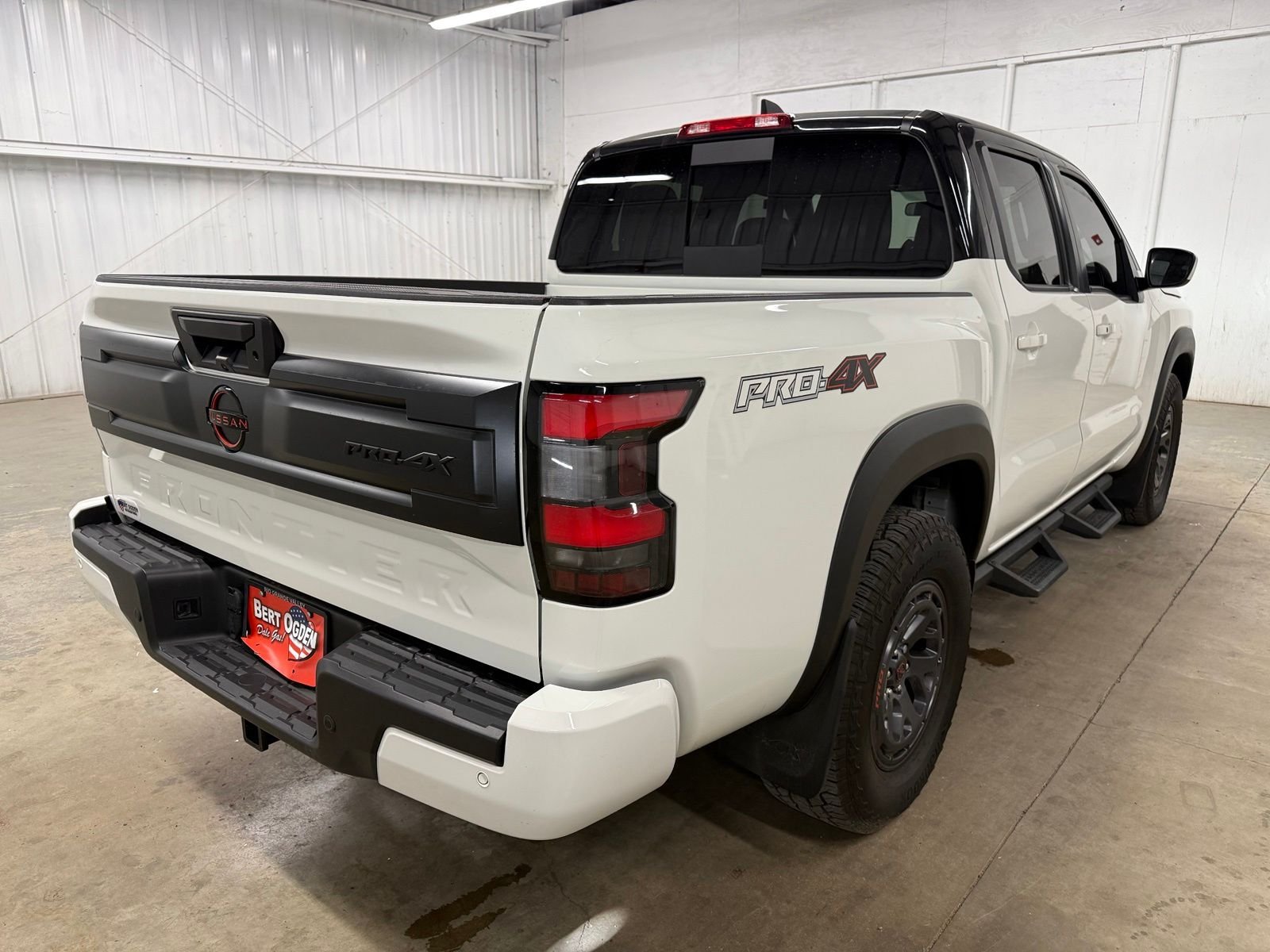Used 2025 White Nissan PRO-4X image 5