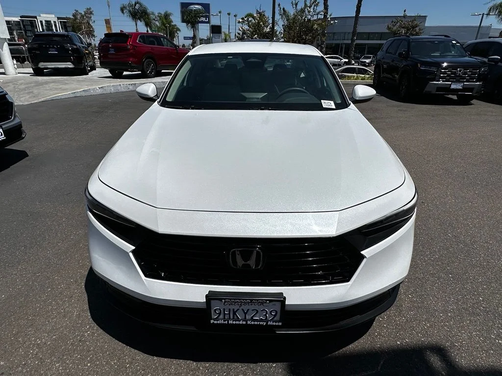 Used 2024  Honda LX image 3