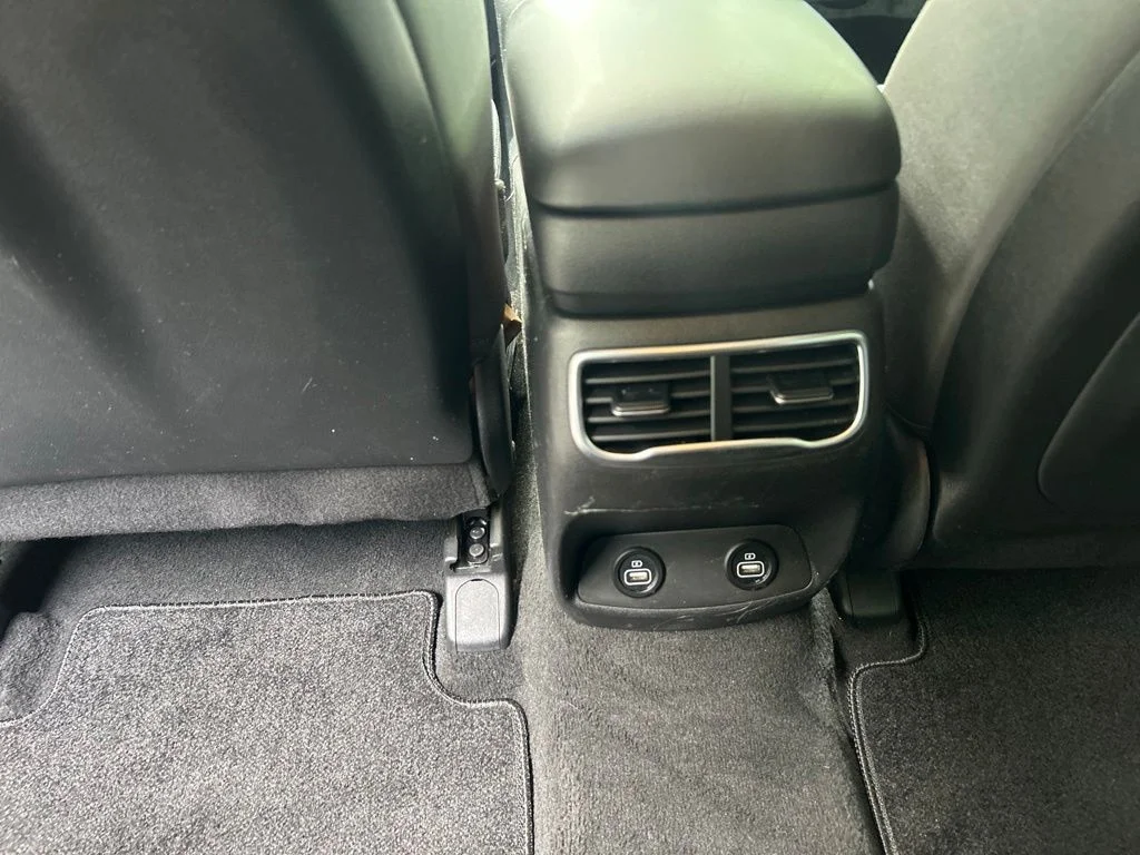 Used 2023 Silver Hyundai SEL image 29