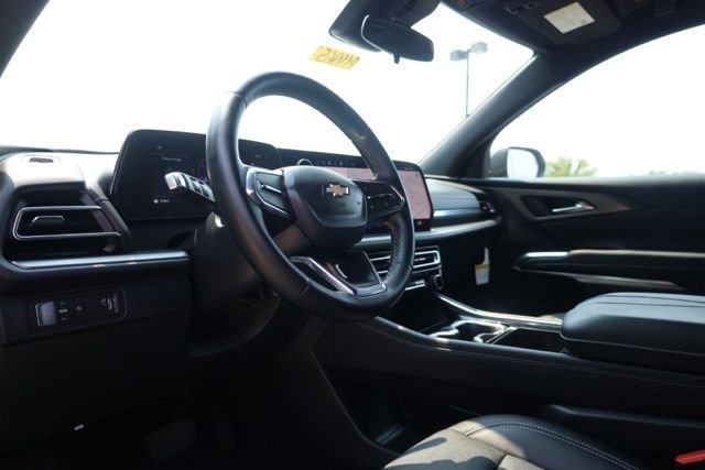 Used 2025 White Chevrolet LT image 20