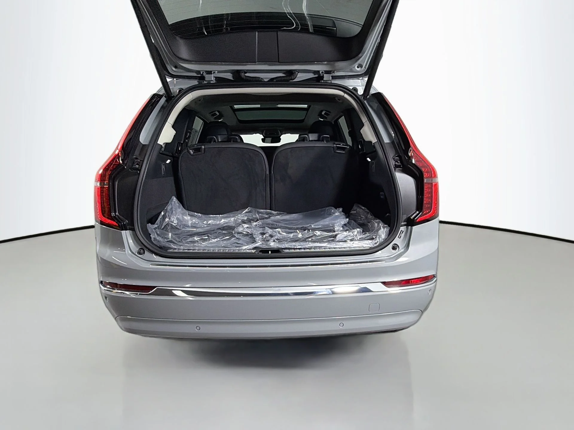 New 2026 Vapour Grey Volvo Core image 27