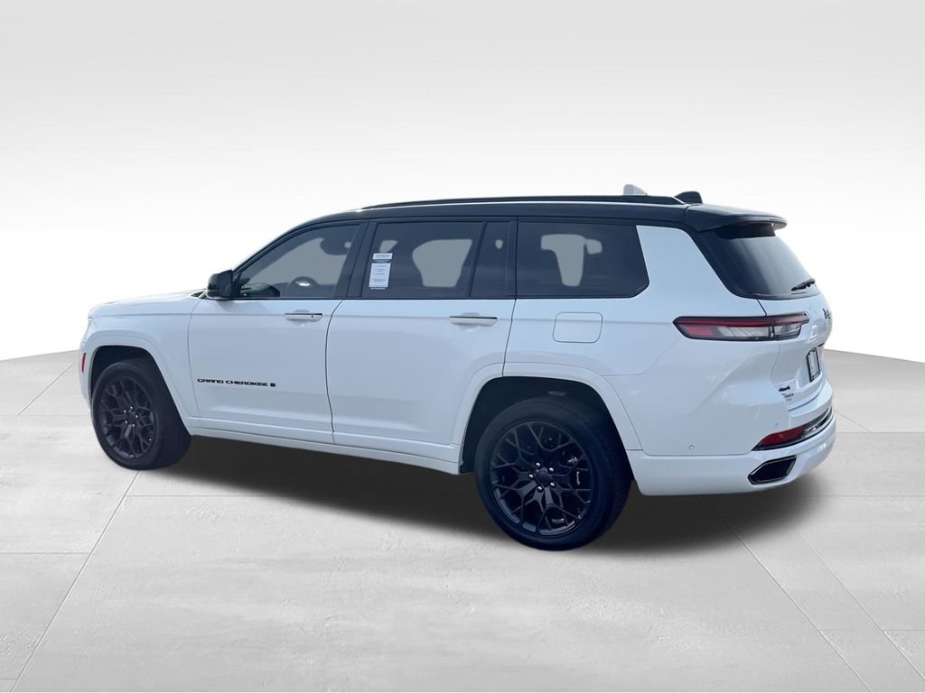 Used 2025 White Jeep Summit image 6