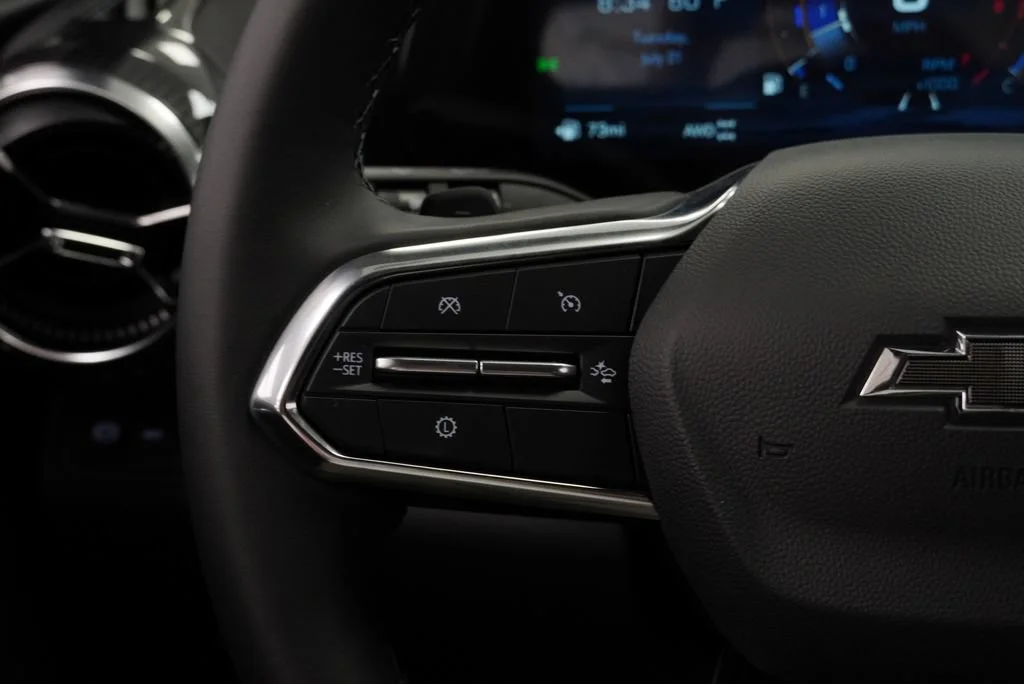 New 2027 Mosaic Black Metallic Chevrolet LT image 19