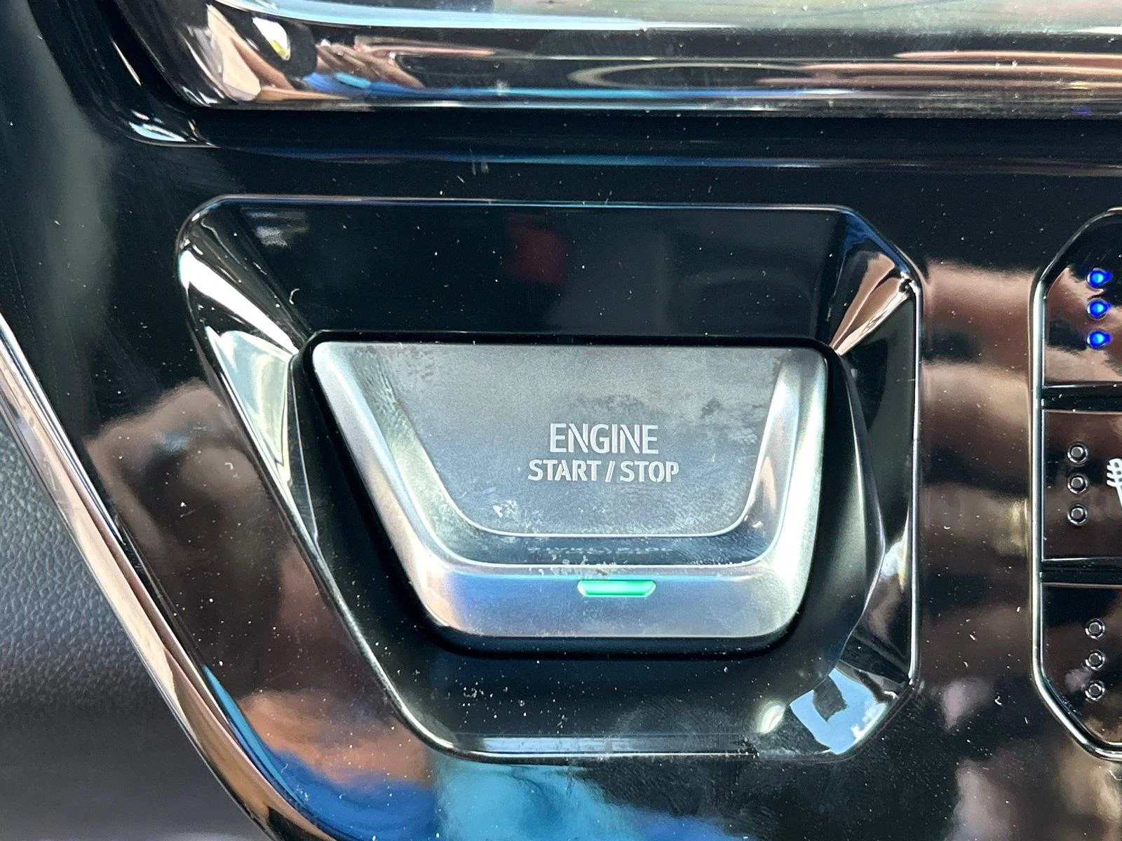 New 2026 Sterling Metallic GMC AT4 image 24