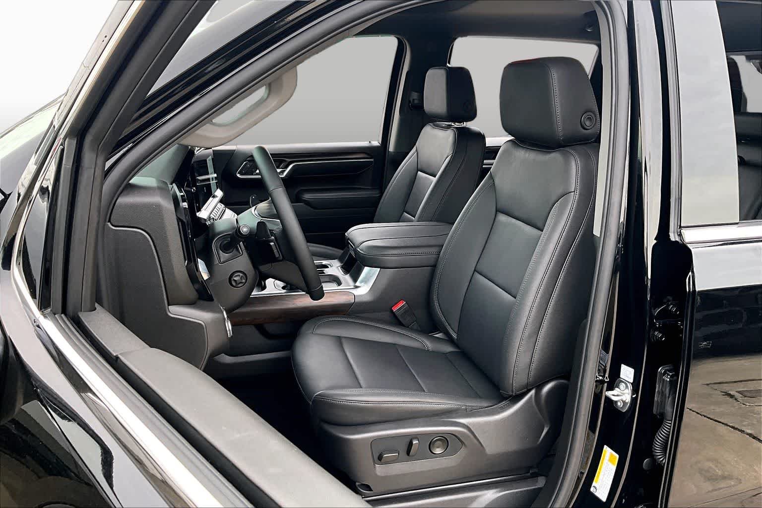 Used 2026 Onyx Black GMC SLT image 8