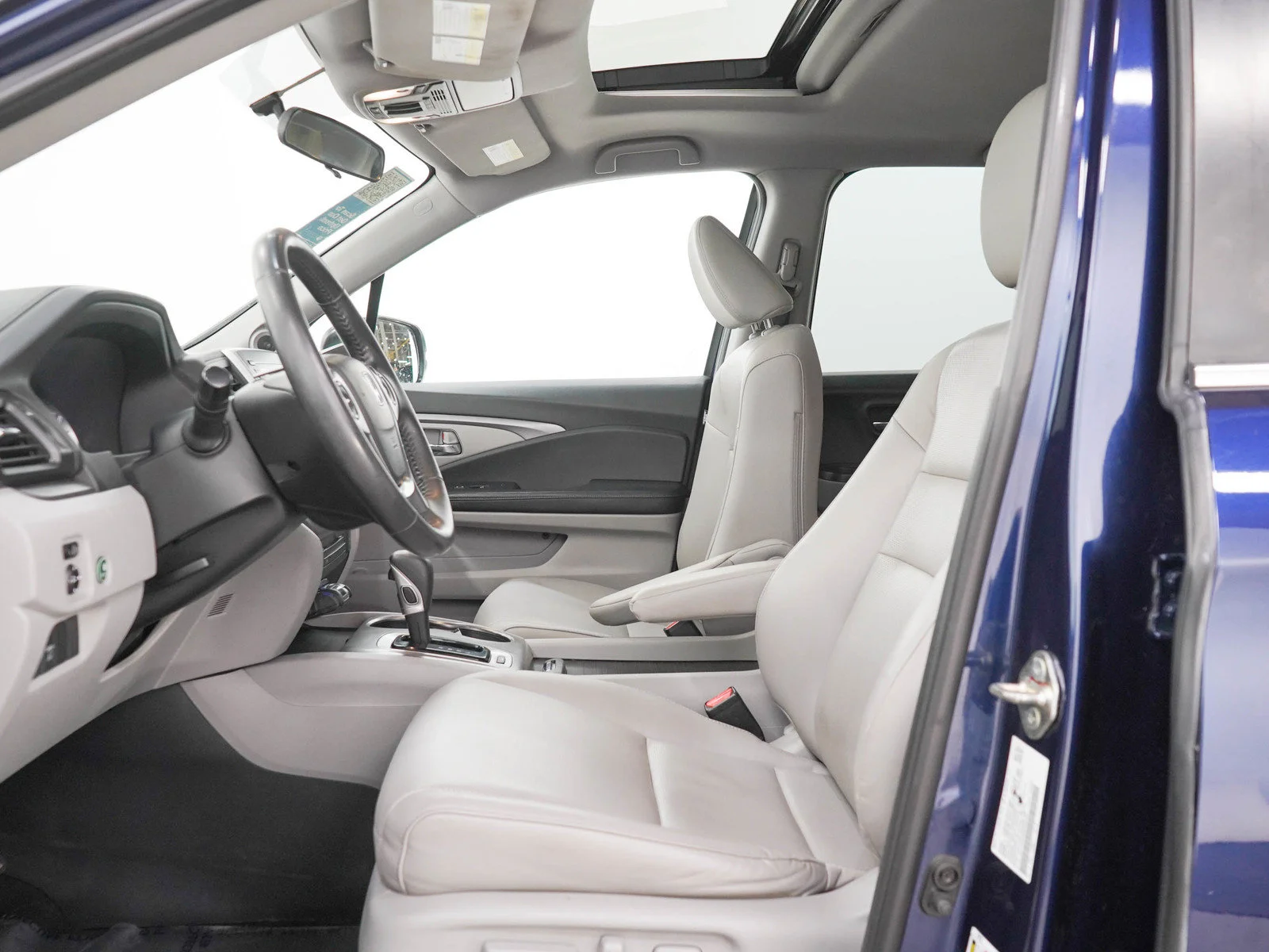 Used 2019  Honda 4D RTL 4WD image 23