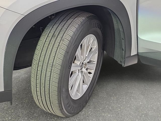 Certified Used 2025 Silver Toyota XLE image 28
