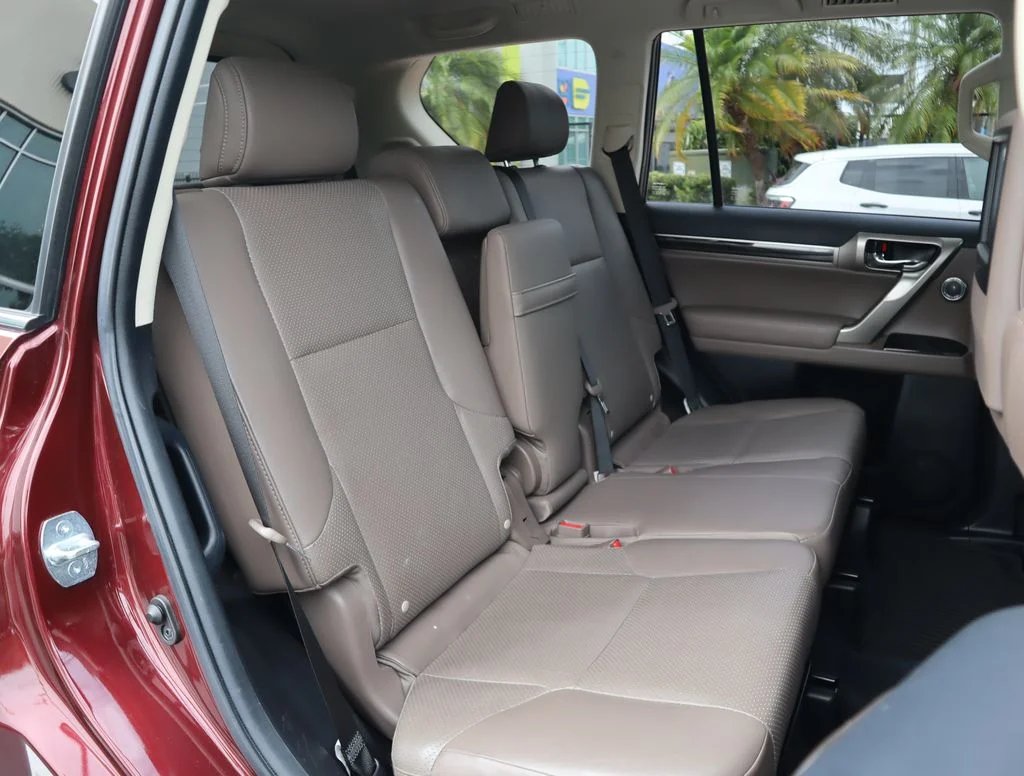 Used 2021  Lexus 460 Luxury image 29