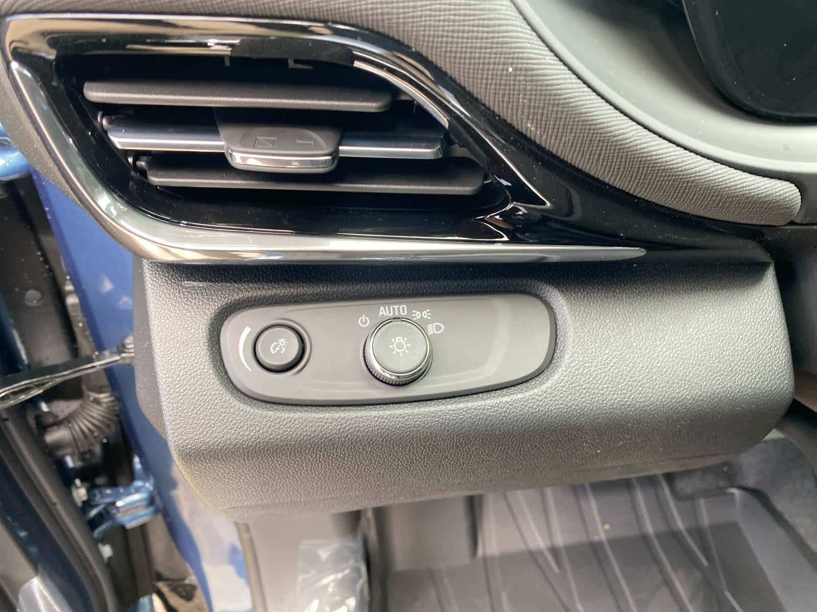 2026 Buick Envista Sport Touring - Photo 12