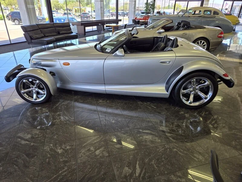 Used 2001 Silver Plymouth 2DR ROADSTER image 2